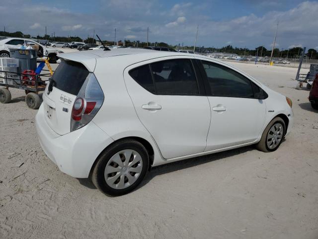 Obraz 3 z 2013 TOYOTA PRIUS C  2013 z VIN JTDKDTB31D1056843