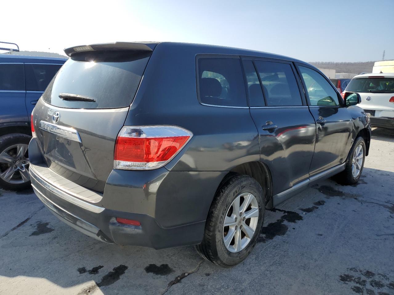 Изображение 3 2013 TOYOTA HIGHLANDER BASE 2013 с VIN 5TDZA3EH4DS039472