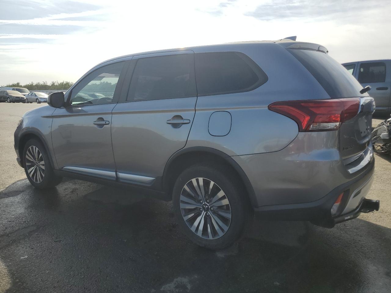 Image 2 of 2019 MITSUBISHI OUTLANDER SE 2019 with VIN JA4AZ3A38KZ006710