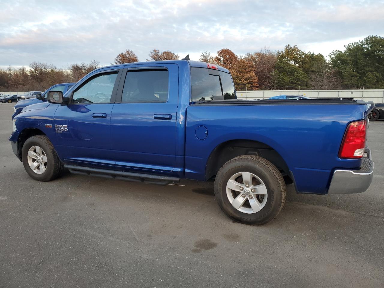 Изображение 2 2019 RAM 1500 CLASSIC SLT 2019 с VIN 1C6RR7LT6KS654379