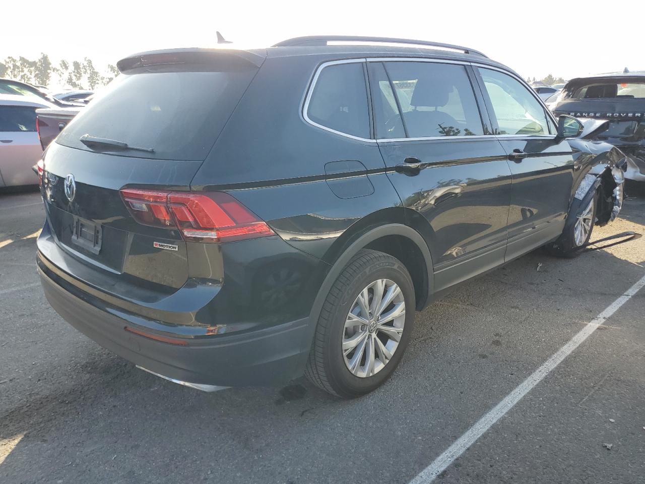 Image 3 of 2019 VOLKSWAGEN TIGUAN SE 2019 with VIN 3VV2B7AX3KM040257