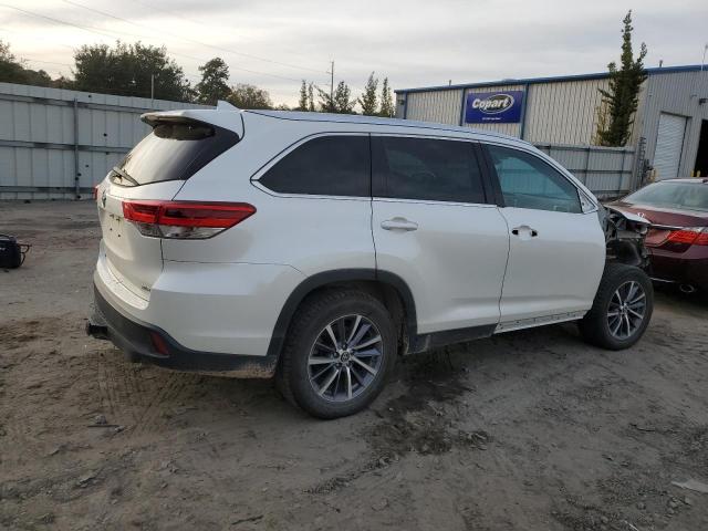 Obraz 3 z 2019 TOYOTA HIGHLANDER SE 2019 z VIN 5TDKZRFHXKS568353