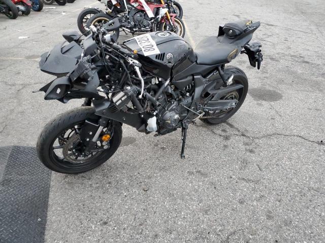Obraz 2 z 2022 YAMAHA YZFR7  2022 z VIN JYARM38Y9NA000843