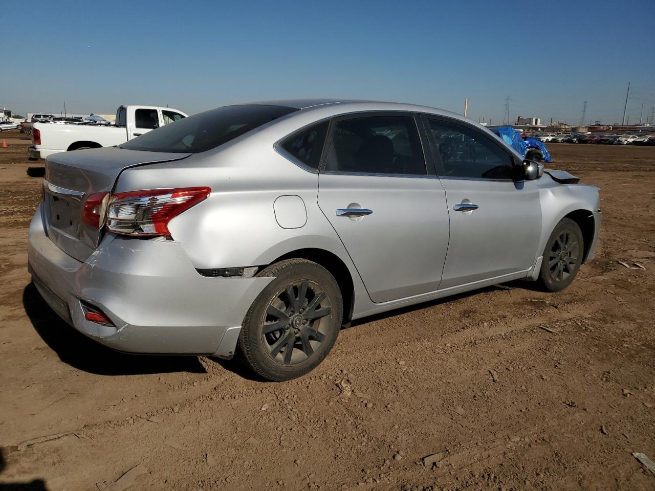 Obraz 3 z 2016 NISSAN SENTRA S 2016 z VIN 3N1AB7AP1GY259733