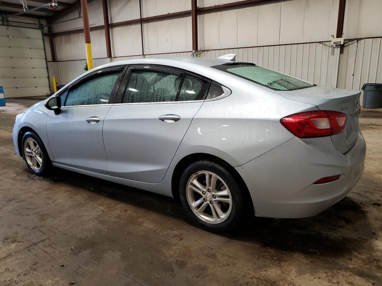 Изображение 2 2017 CHEVROLET CRUZE LT 2017 с VIN 1G1BE5SM9H7187113