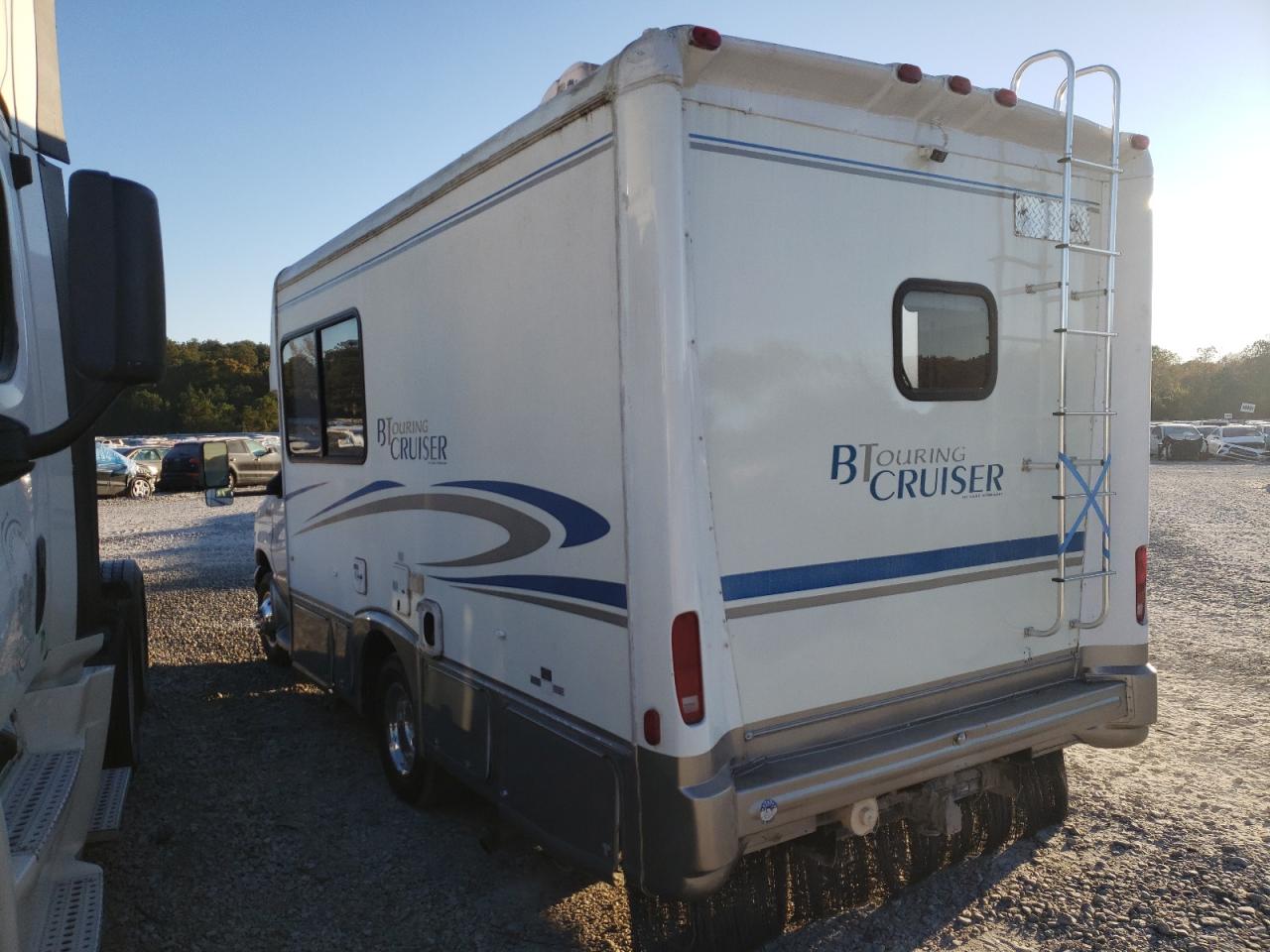 Image 3 of 2002 FORD ECONOLINE E350 SUPER DUTY CUTAWAY VAN 2002 with VIN 1FDWE35L82HA53688