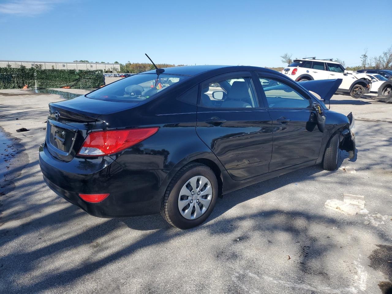 Изображение 3 2017 HYUNDAI ACCENT SE 2017 с VIN KMHCT4AE2HU351966
