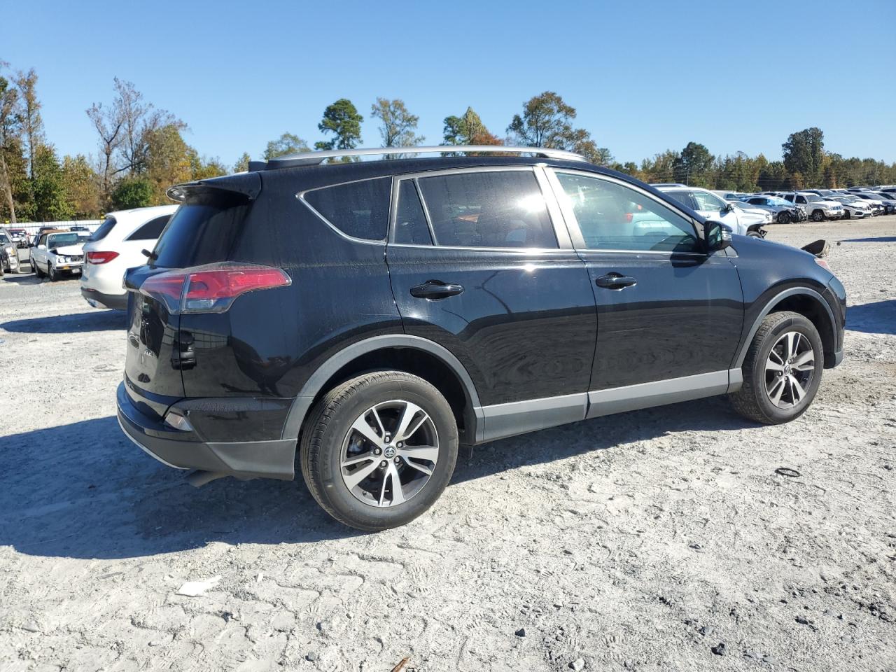 Obraz 3 z 2018 TOYOTA RAV4 ADVENTURE 2018 z VIN 2T3WFREV8JW453605