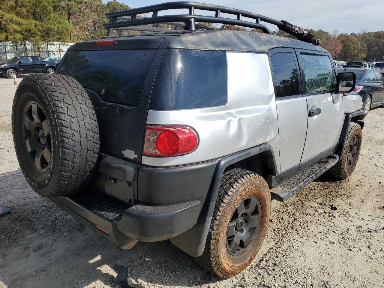 Obraz 3 z 2007 TOYOTA FJ CRUISER  2007 z VIN JTEZU11F570017869