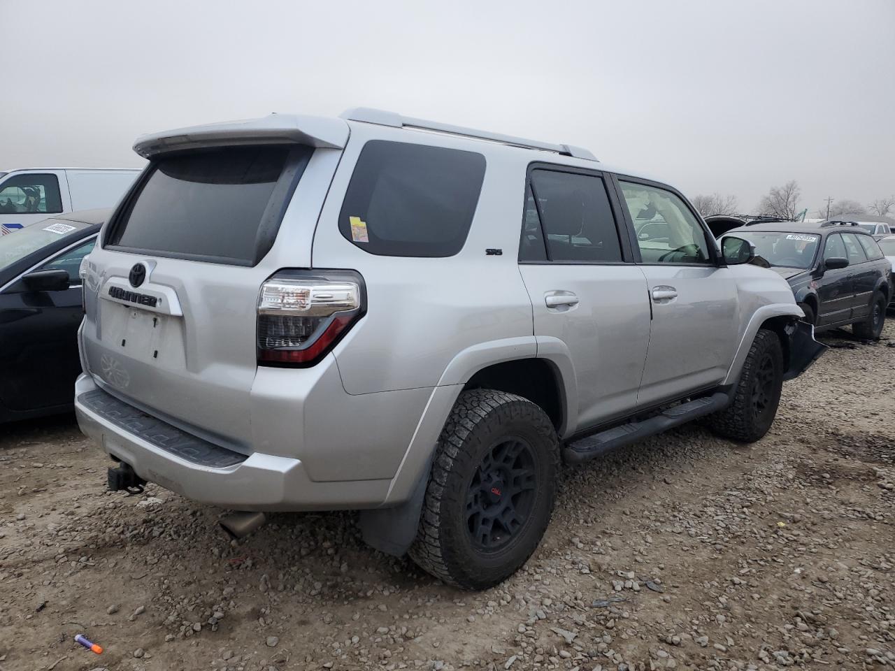 Image 3 of 2018 TOYOTA 4RUNNER SR5/SR5 PREMIUM 2018 with VIN JTEBU5JR1J5503480