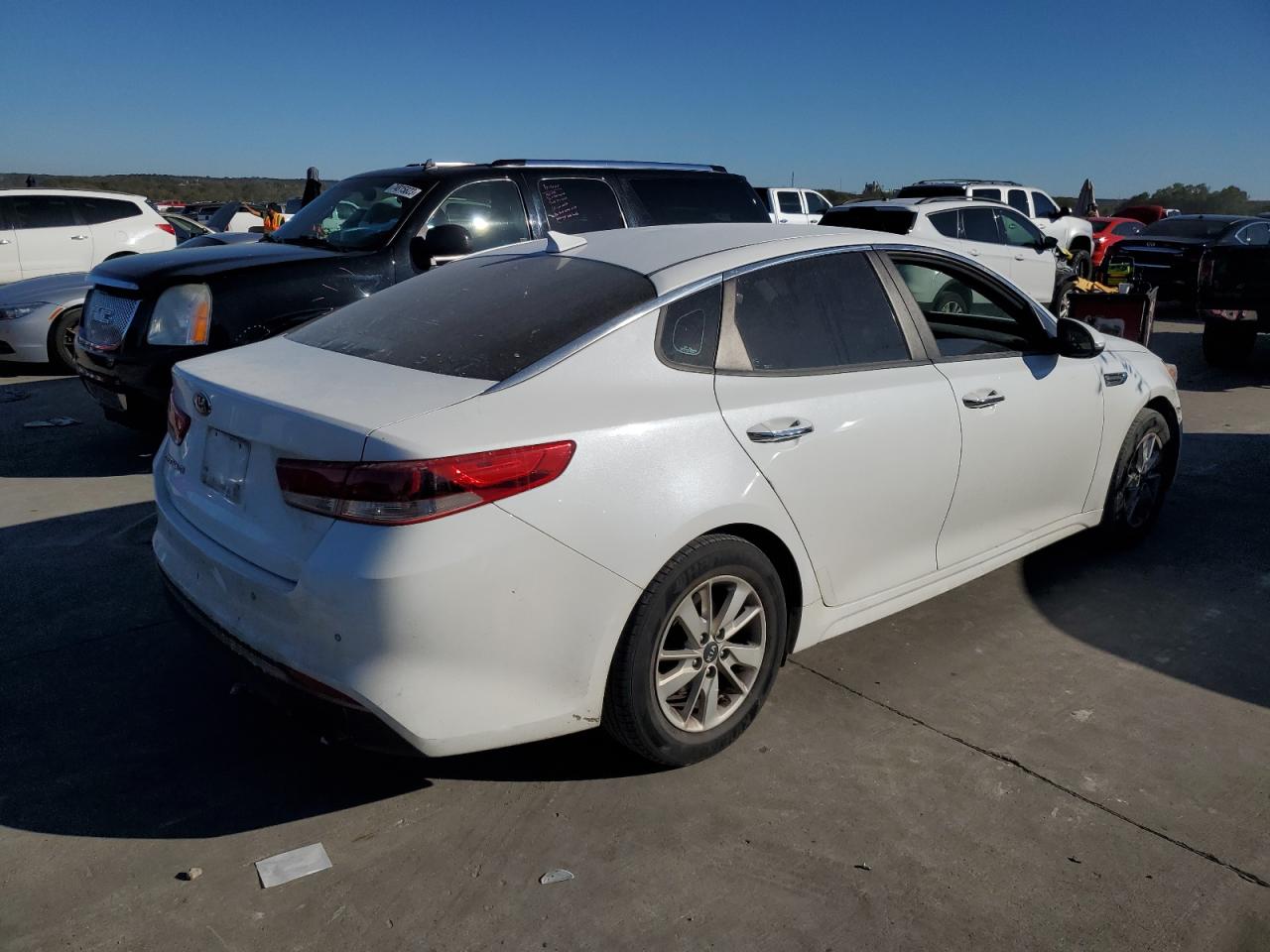 Obraz 3 z 2017 KIA OPTIMA LX 2017 z VIN 5XXGT4L37HG138695