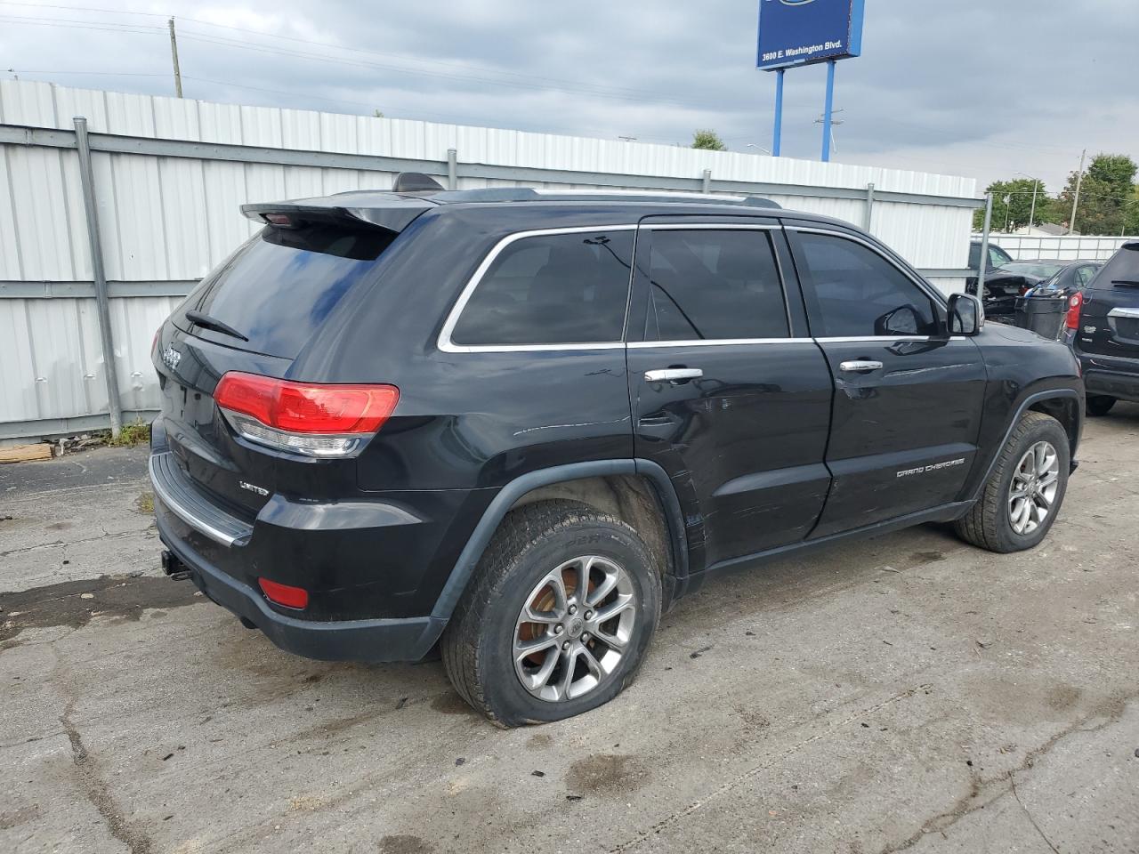 Image 3 of Jeep Grand Cherokee Limited 2015 with VIN 1C4RJFBG2FC774307