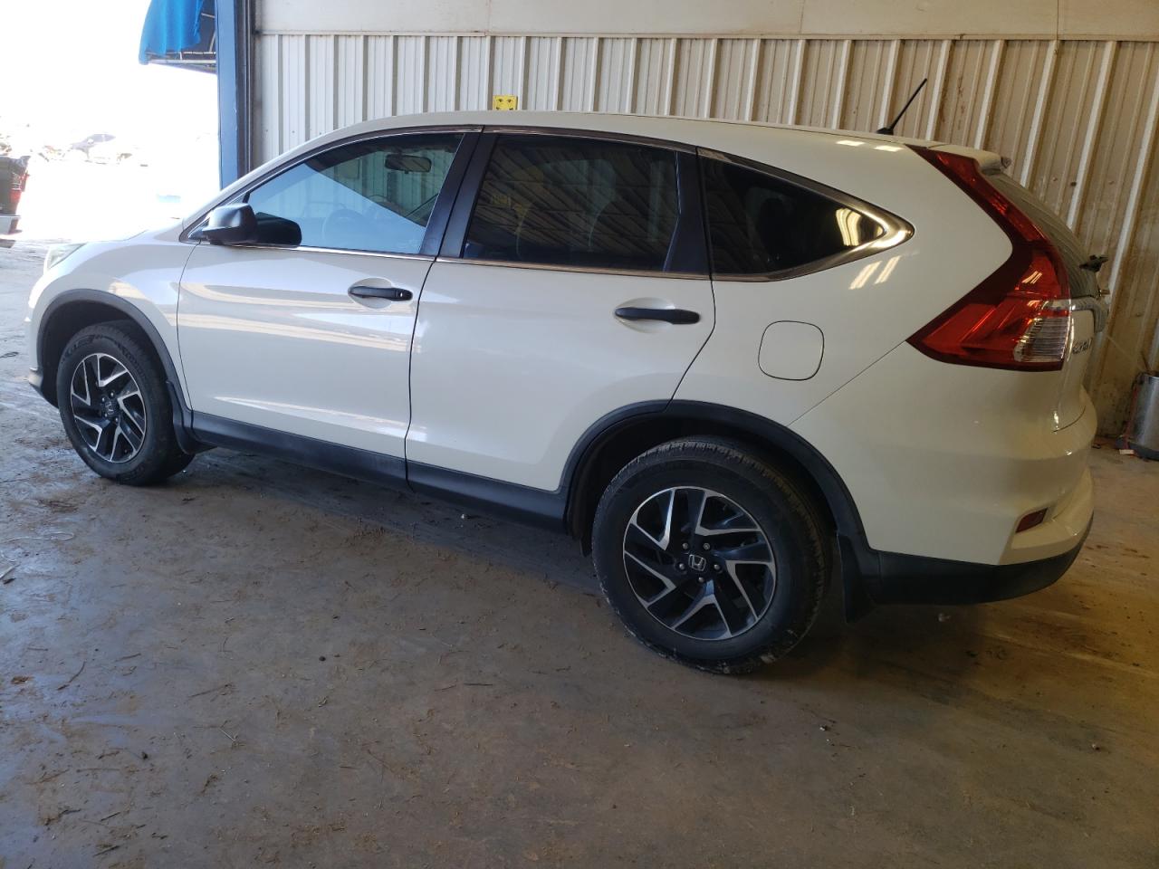 Image 2 of 2016 HONDA CR-V SE 2016 with VIN 5J6RM3H4XGL013927