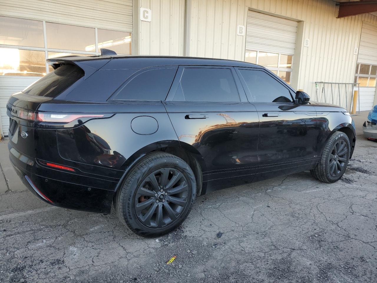Image 3 of 2019 LAND ROVER RANGE ROVER VELAR R-DYNAMIC SE 2019 with VIN SALYL2EX9KA783658