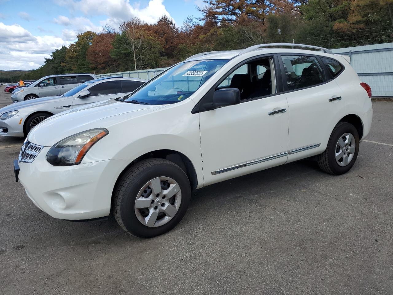 Image 1 of 2015 NISSAN ROGUE SELECT S 2015 with VIN JN8AS5MV4FW757043