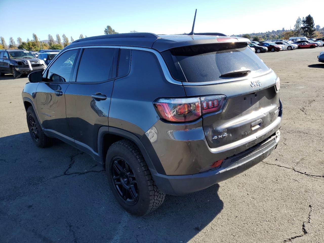 Image 2 of 2018 JEEP COMPASS LATITUDE 2018 with VIN 3C4NJDBB6JT160980