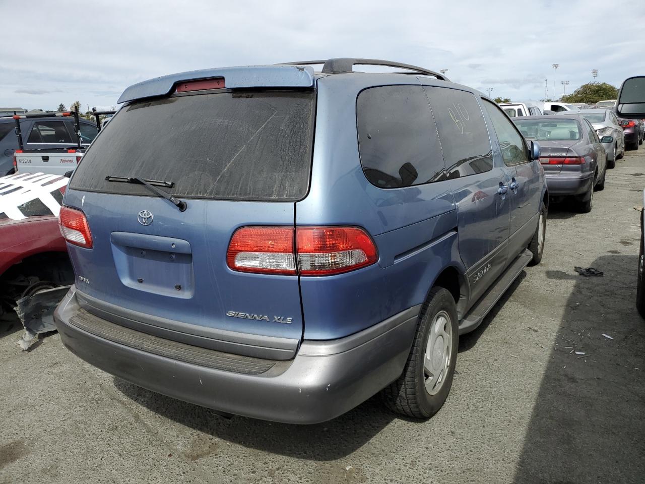 Image 3 of 2003 TOYOTA SIENNA LE 2003 with VIN 4T3ZF13C53U527968