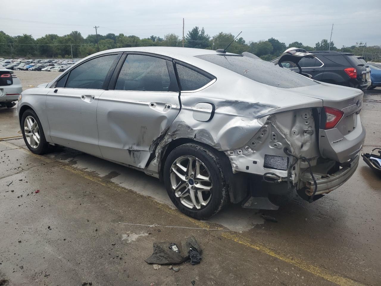 Image 2 of 2016 FORD FUSION SE 2016 with VIN 1FA6P0H70G5122707