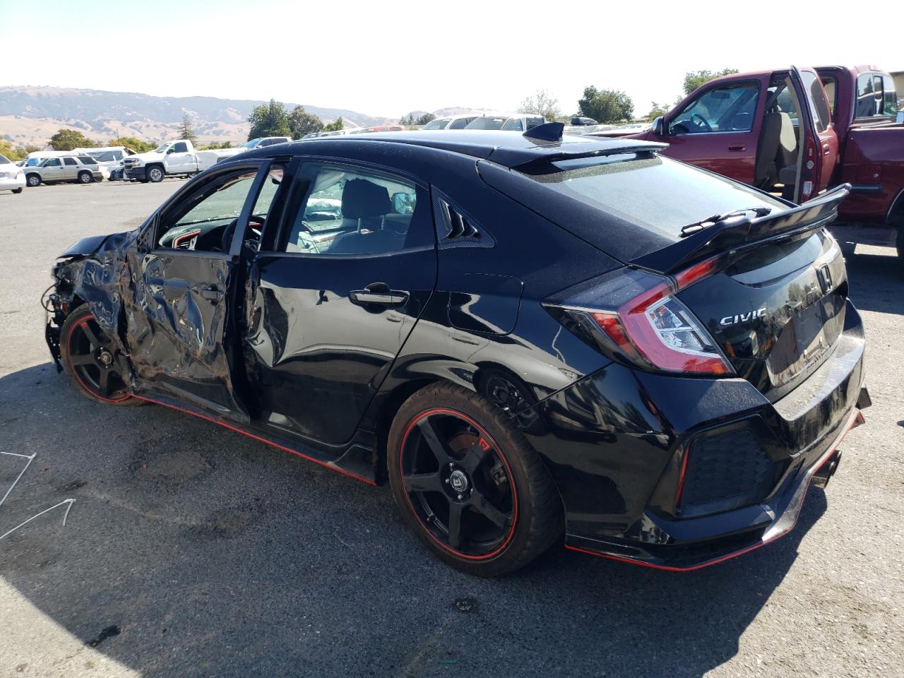 Изображение 2 2018 HONDA CIVIC SPORT 2018 с VIN SHHFK7G47JU209856