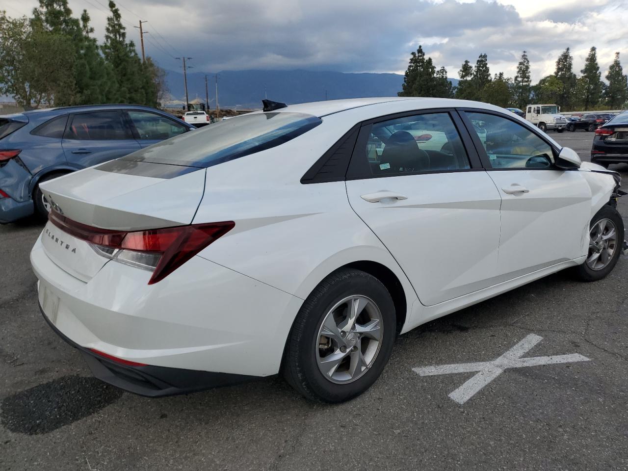 Image 3 of 2021 HYUNDAI ELANTRA SE 2021 with VIN 5NPLL4AG0MH013802