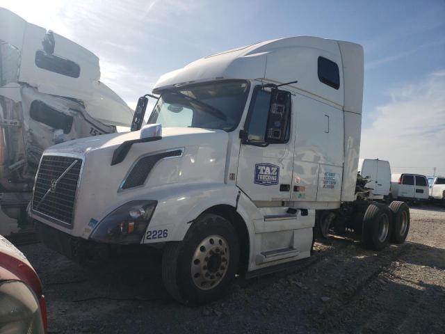 Image 2 of 2017 VOLVO VN VNL 2017 with VIN 4V4NC9EH4HN985891