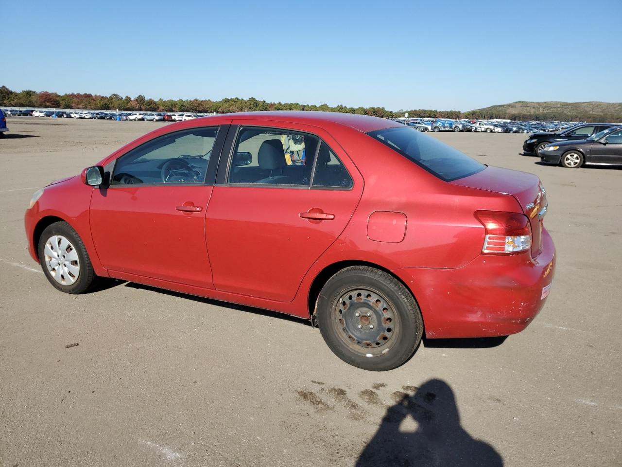 Obraz 2 z 2011 TOYOTA YARIS  2011 z VIN JTDBT4K31B4083979