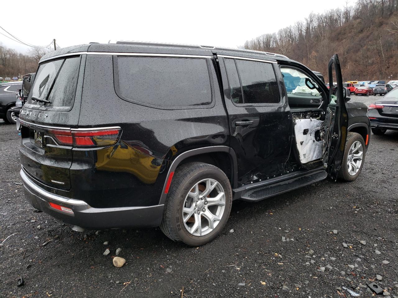 Image 3 of 2022 JEEP WAGONEER SERIES II 2022 with VIN 1C4SJUBT2NS115487