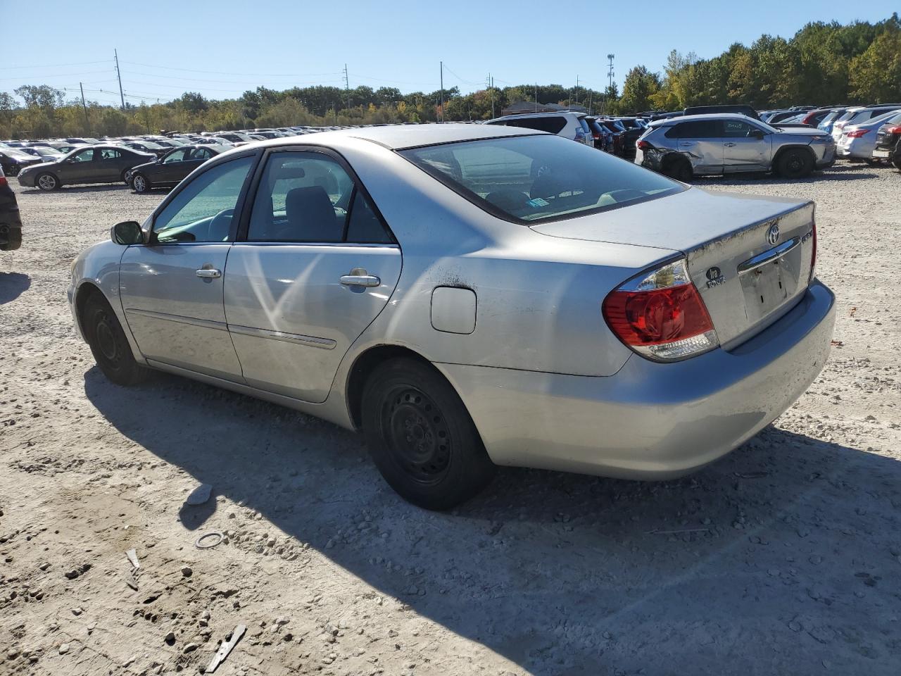 Image 2 of 2005 TOYOTA CAMRY LE 2005 with VIN 4T1BE32K95U102533