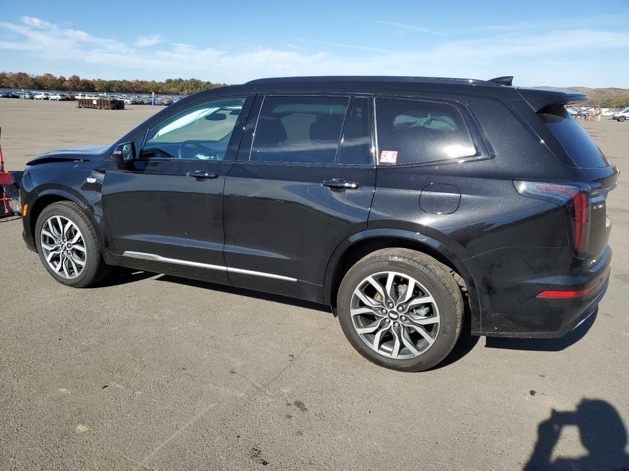 Изображение 2 2021 CADILLAC XT6 SPORT 2021 с VIN 1GYKPGRS8MZ215672