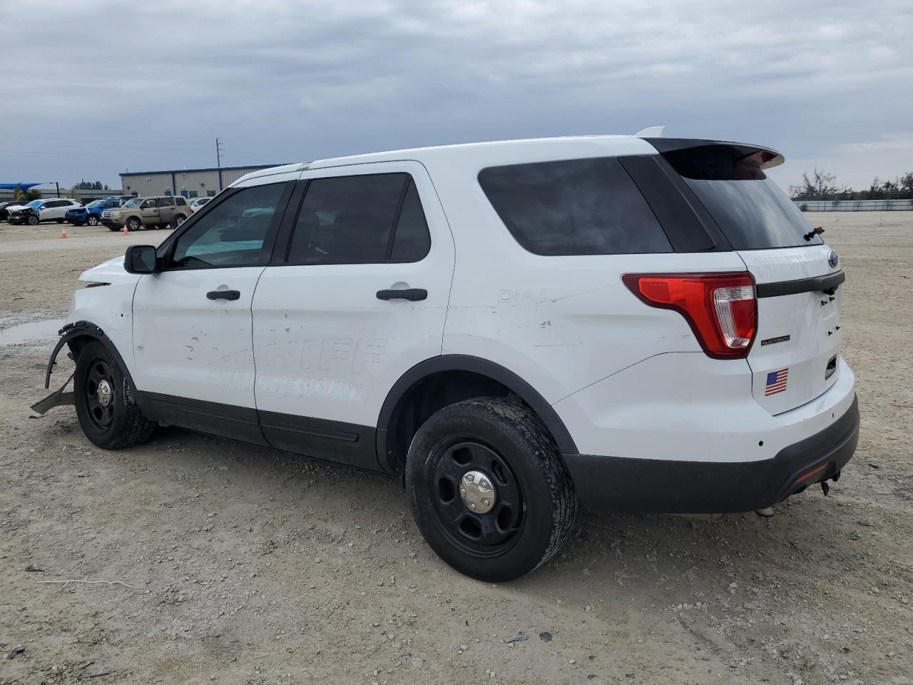 Image 2 of 2016 FORD EXPLORER POLICE INTERCEPTOR 2016 with VIN 1FM5K8AR8GGB35753