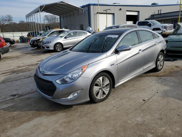 Image 1 of 2015 HYUNDAI SONATA HYBRID 2015 with VIN KMHEC4A42FA132939