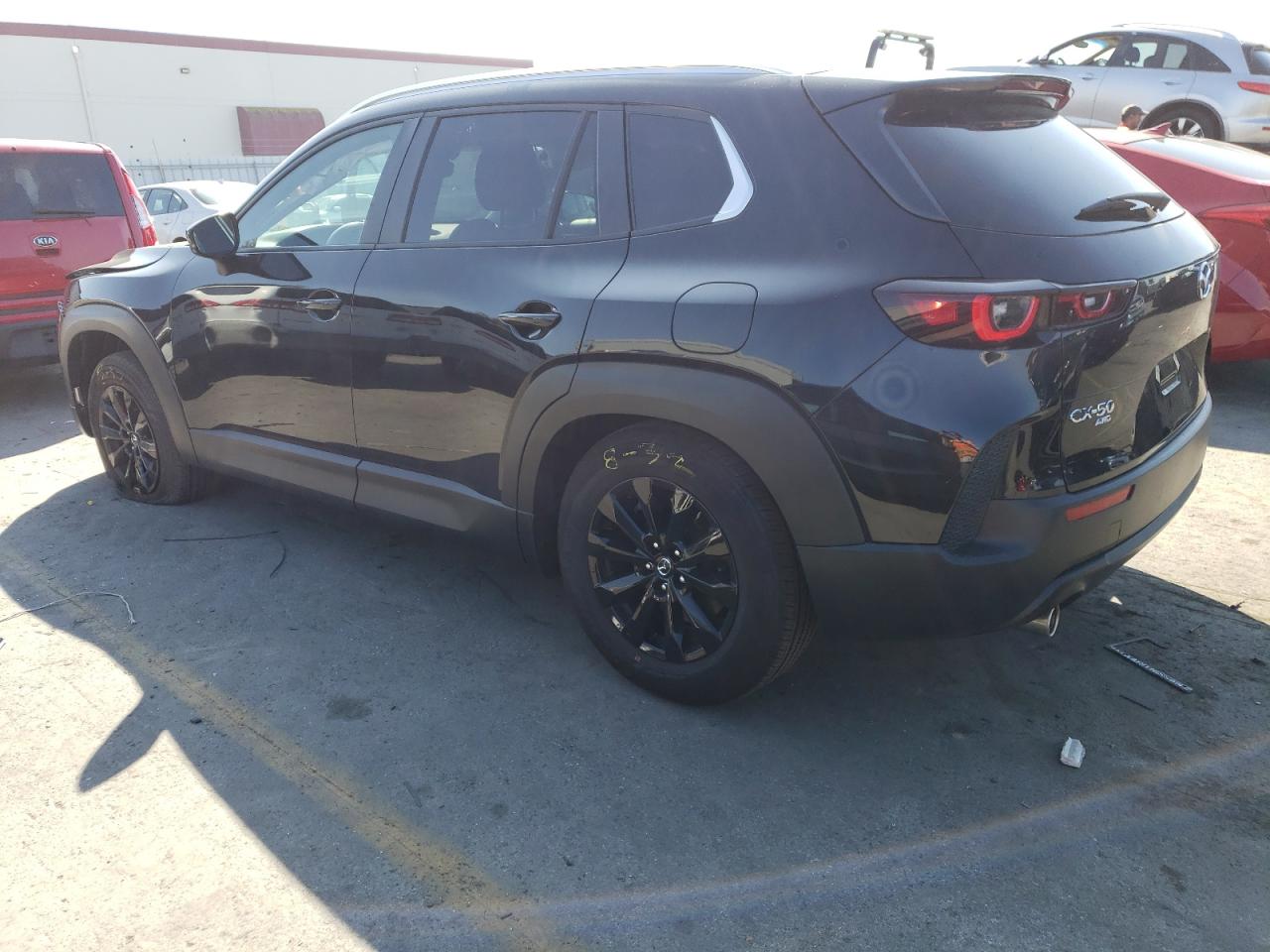 Obraz 2 z 2023 MAZDA CX-50 PREFERRED PLUS 2023 z VIN 7MMVABCM4PN151949