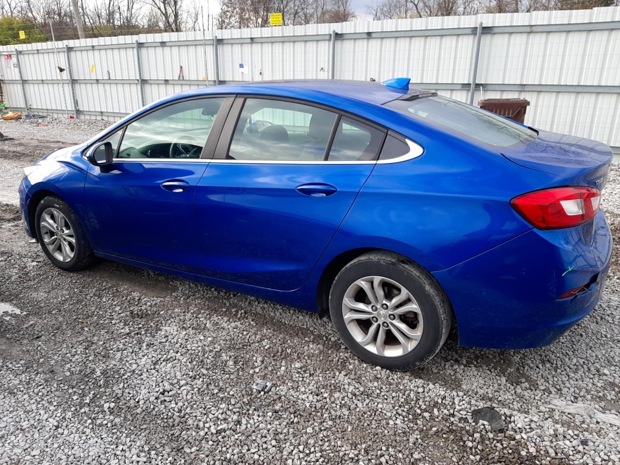Obraz 2 z 2019 CHEVROLET CRUZE LT 2019 z VIN 1G1BE5SM9K7134094