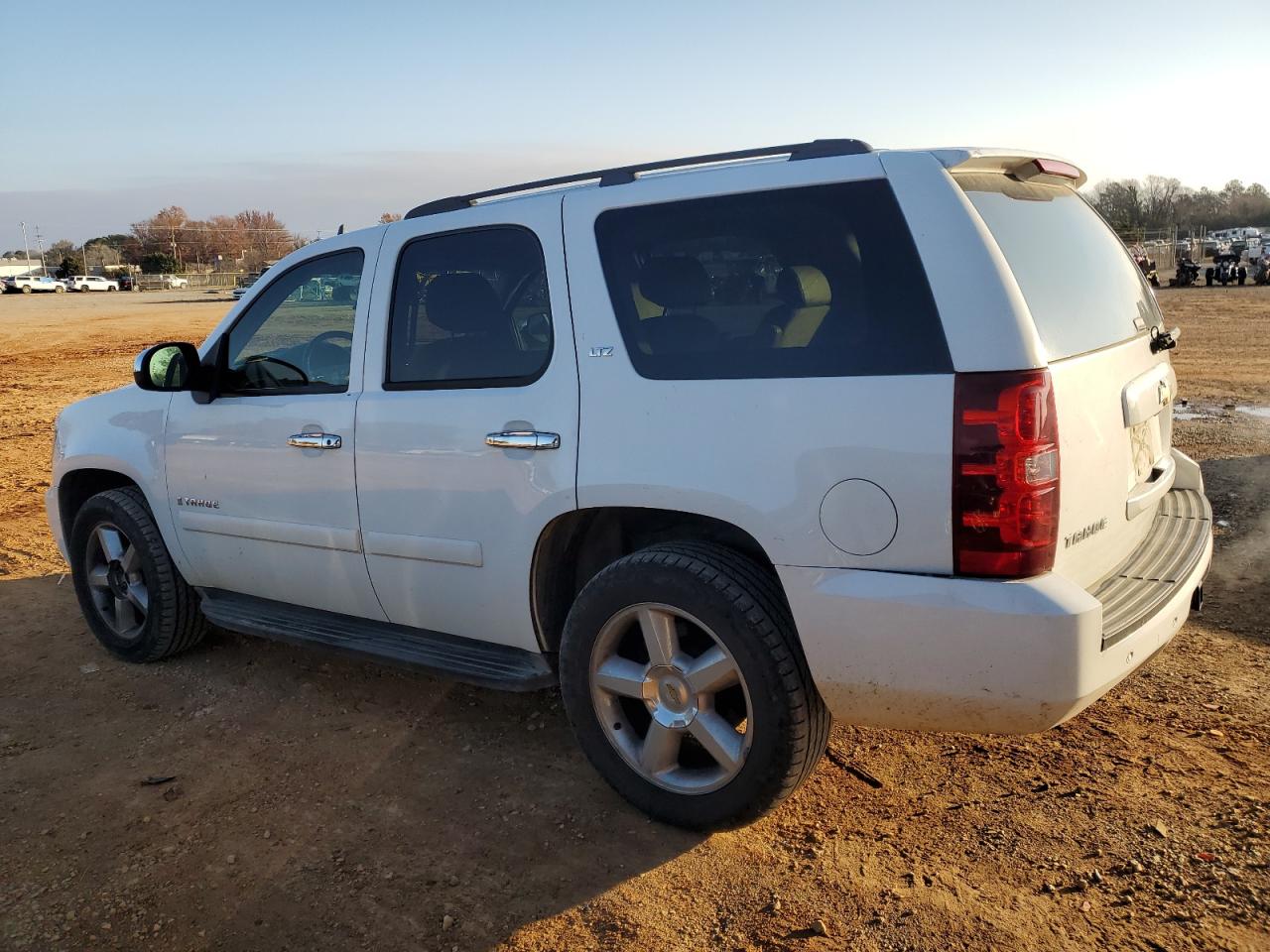 Image 2 of 2008 CHEVROLET TAHOE C1500 2008 with VIN 1GNFC13018J225267