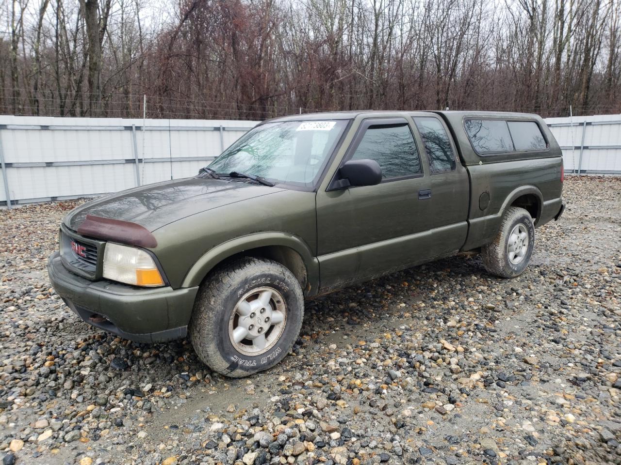 Image 1 of 2001 GMC SONOMA  2001 with VIN 1GTDT19W318103065