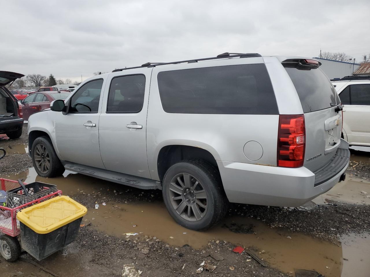 Image 2 of 2012 CHEVROLET SUBURBAN K1500 LT 2012 with VIN 1GNSKJE79CR317068