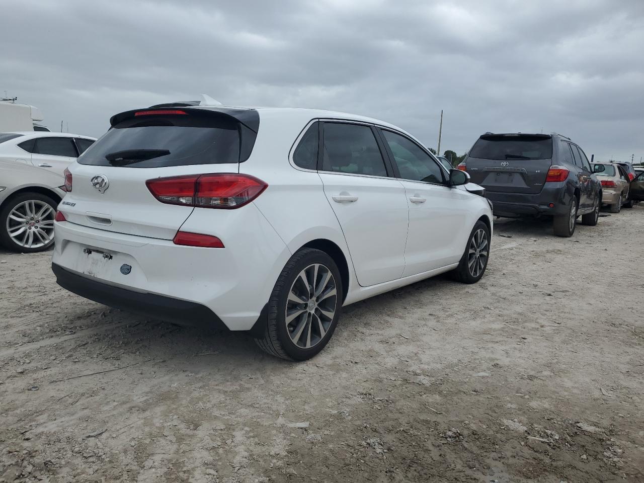 Image 3 of 2020 HYUNDAI ELANTRA GT  2020 with VIN KMHH35LE4LU146151