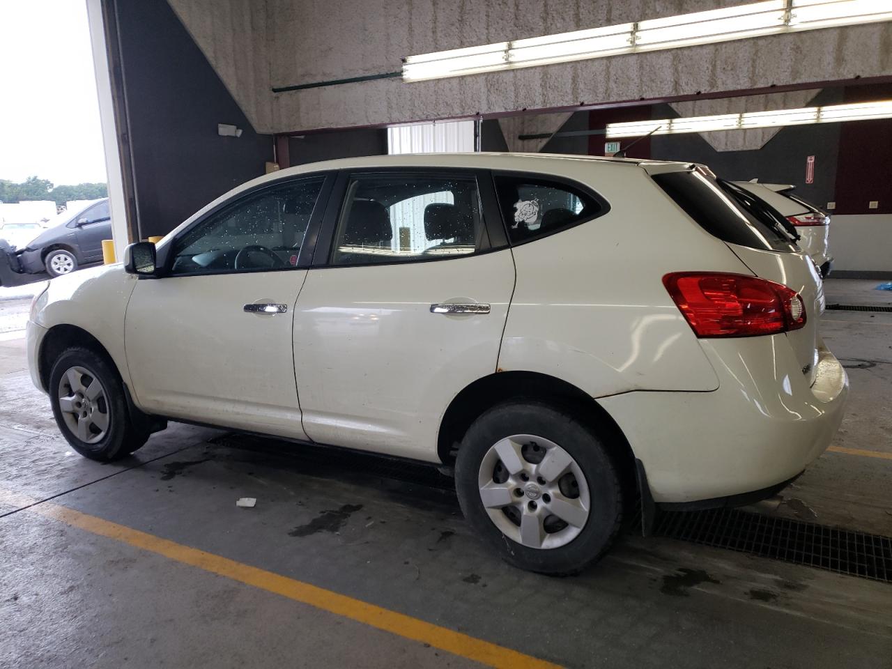 Obraz 2 z 2010 NISSAN ROGUE S 2010 z VIN JN8AS5MT8AW012271
