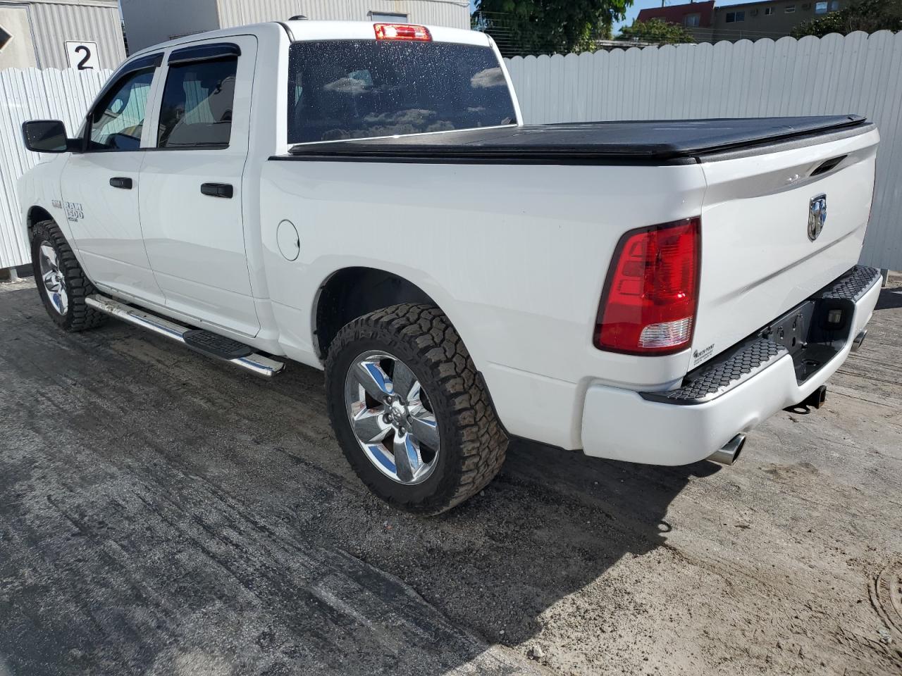 Изображение 2 2019 RAM 1500 CLASSIC TRADESMAN 2019 с VIN 1C6RR6KT8KS528780