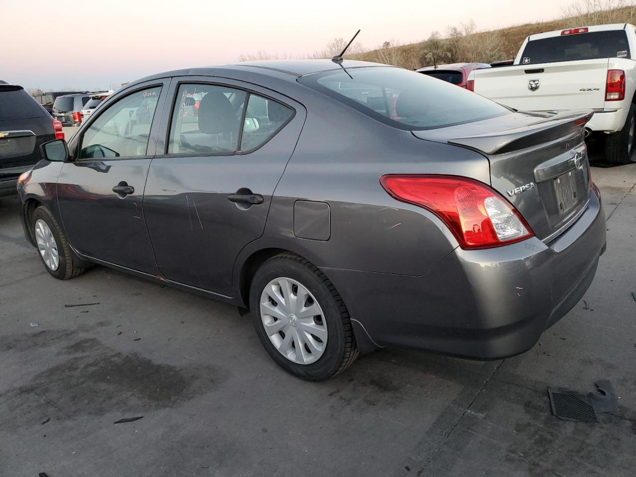 Изображение 2 2018 NISSAN VERSA S 2018 с VIN 3N1CN7AP7JL887655
