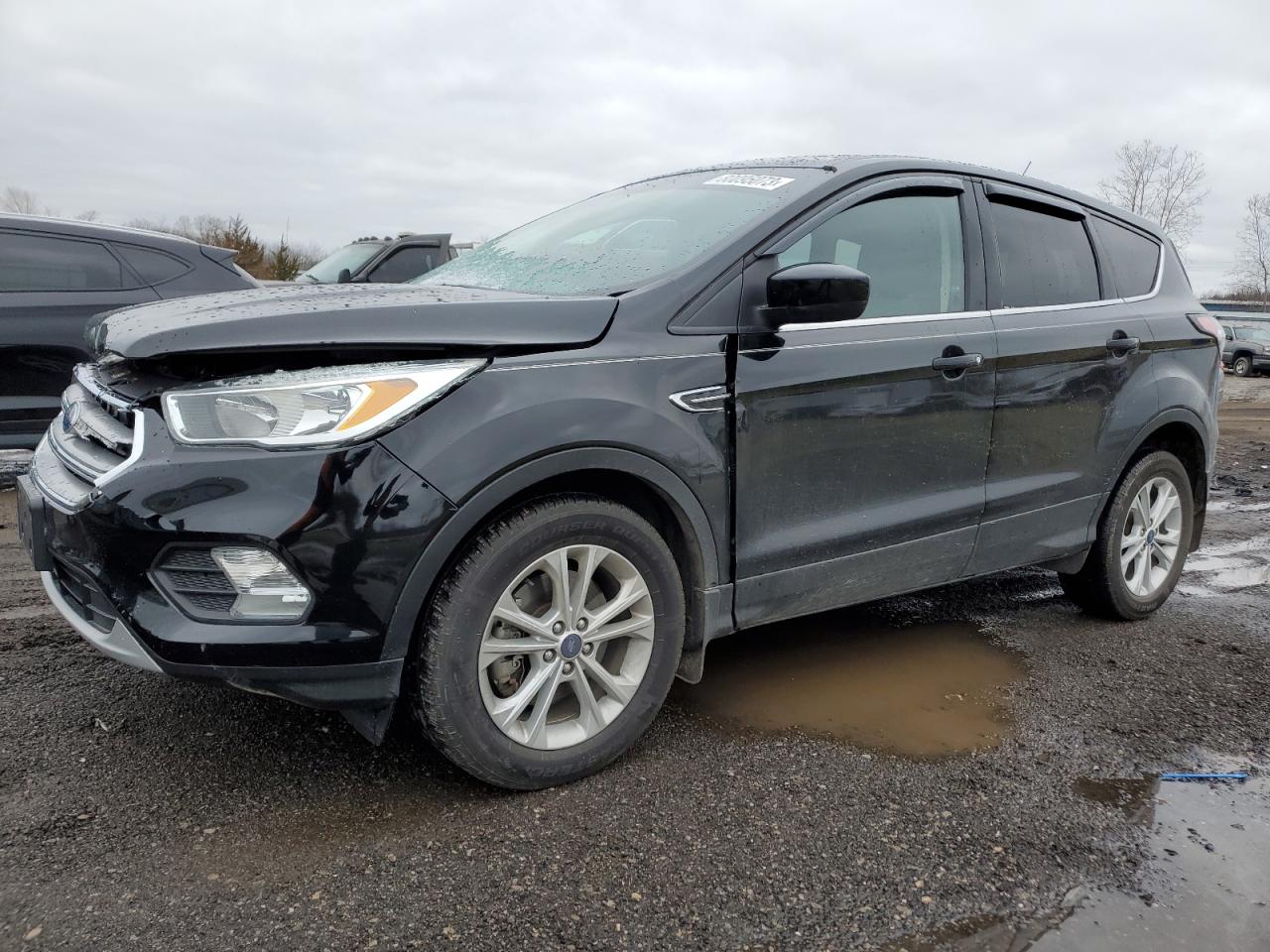 Image 1 of 2017 FORD ESCAPE SE 2017 with VIN 1FMCU9GD3HUC62142