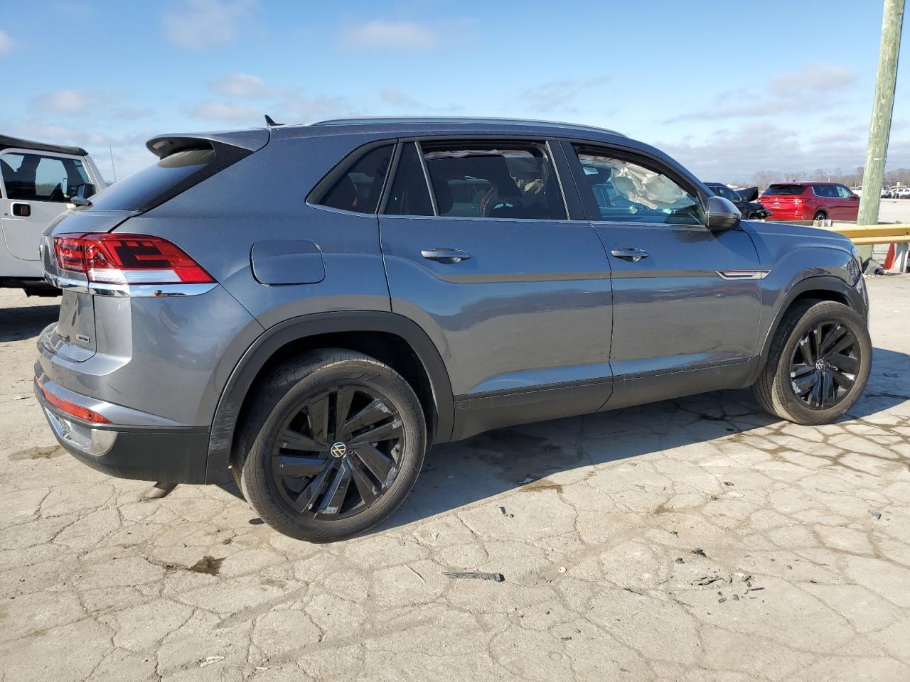 Image 3 of 2022 VOLKSWAGEN ATLAS CROSS SPORT SE 2022 with VIN 1V2HE2CA3NC224257