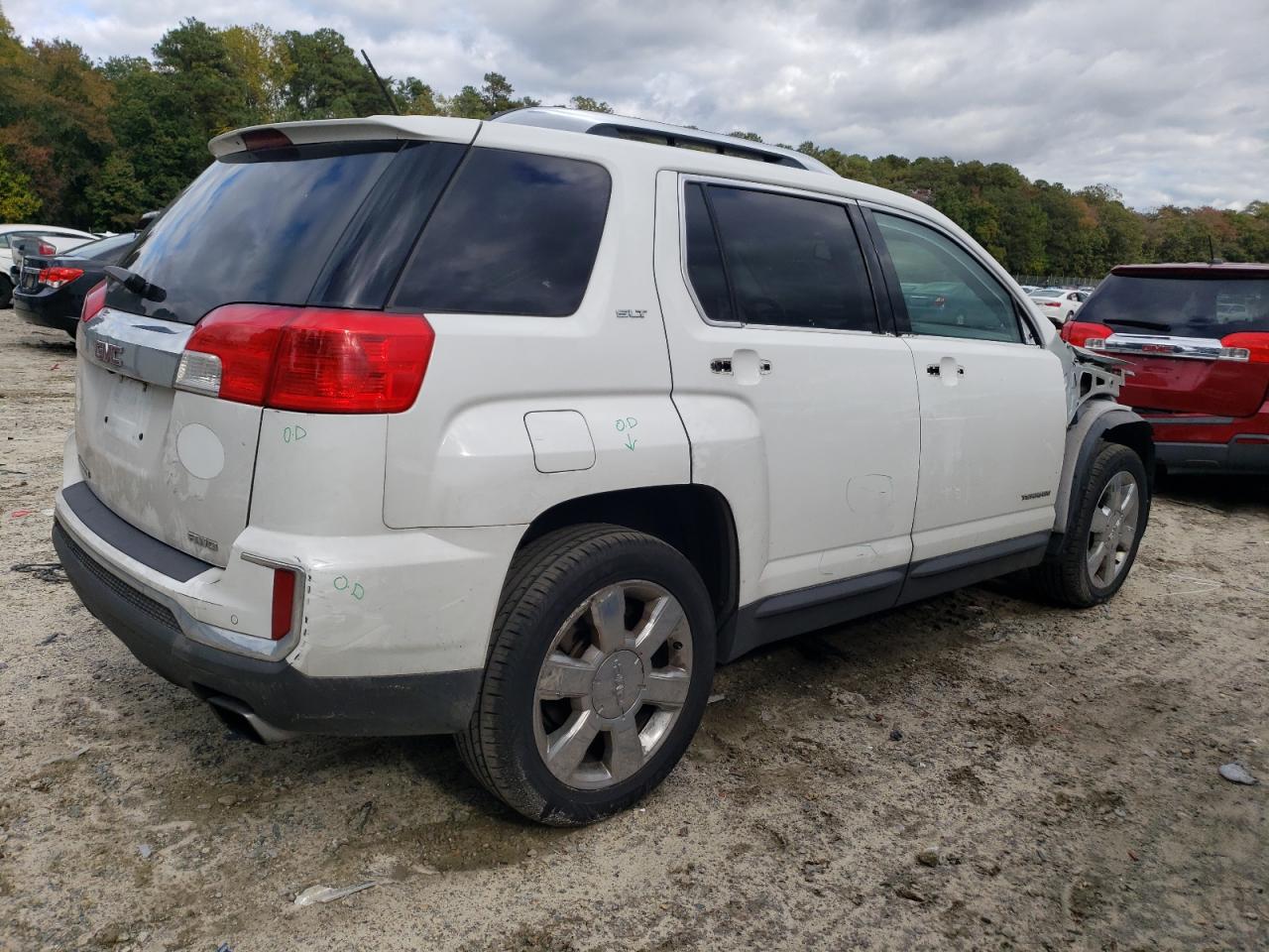 Image 3 of 2016 GMC TERRAIN SLT 2016 with VIN 2GKFLUE37G6158076