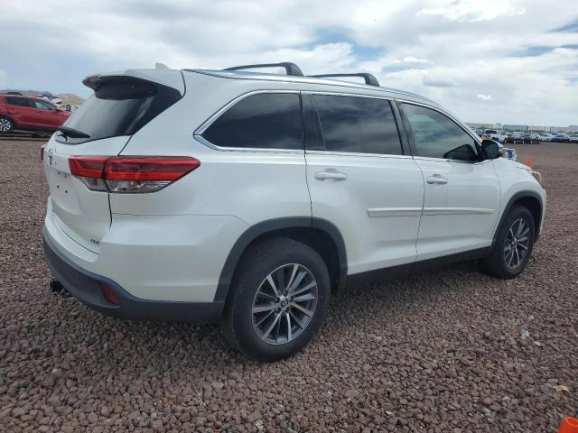 Obraz 3 z 2019 TOYOTA HIGHLANDER SE 2019 z VIN 5TDKZRFH9KS311328