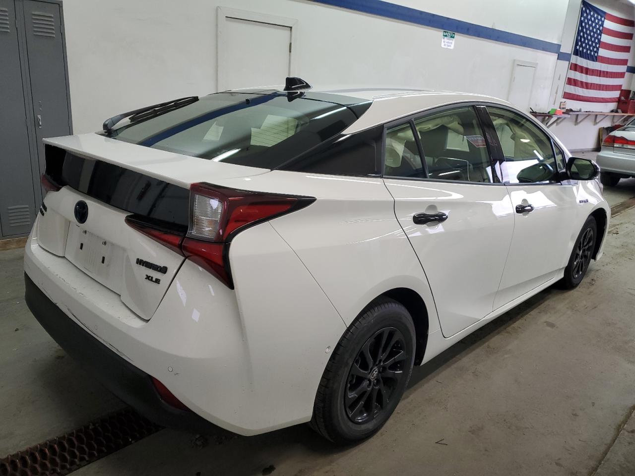 Obraz 3 z 2022 TOYOTA PRIUS LE 2022 z VIN JTDL9MFU7N3037315