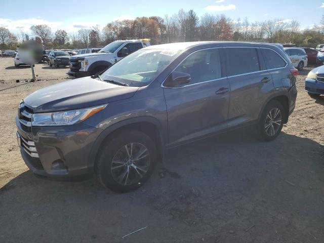 Image 1 of 2017 TOYOTA HIGHLANDER LE 2017 with VIN 5TDBZRFH2HS458731