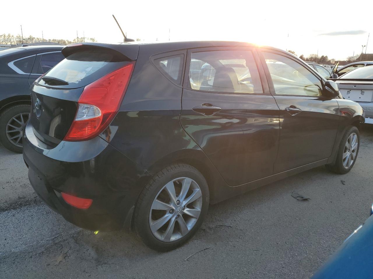 Image 3 of 2014 HYUNDAI ACCENT GLS 2014 with VIN KMHCU5AE2EU142418