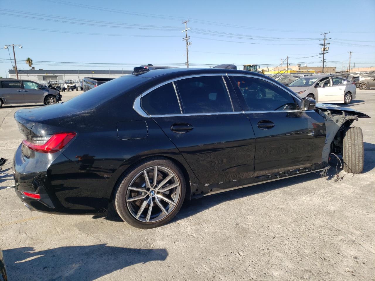 Obraz 3 z 2019 BMW 330I  2019 z VIN 3MW5R1J55K8B00063