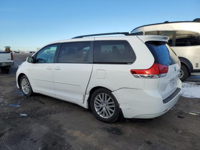 Obraz 2 z 2013 TOYOTA SIENNA LE 2013 z VIN 5TDKK3DC7DS305975