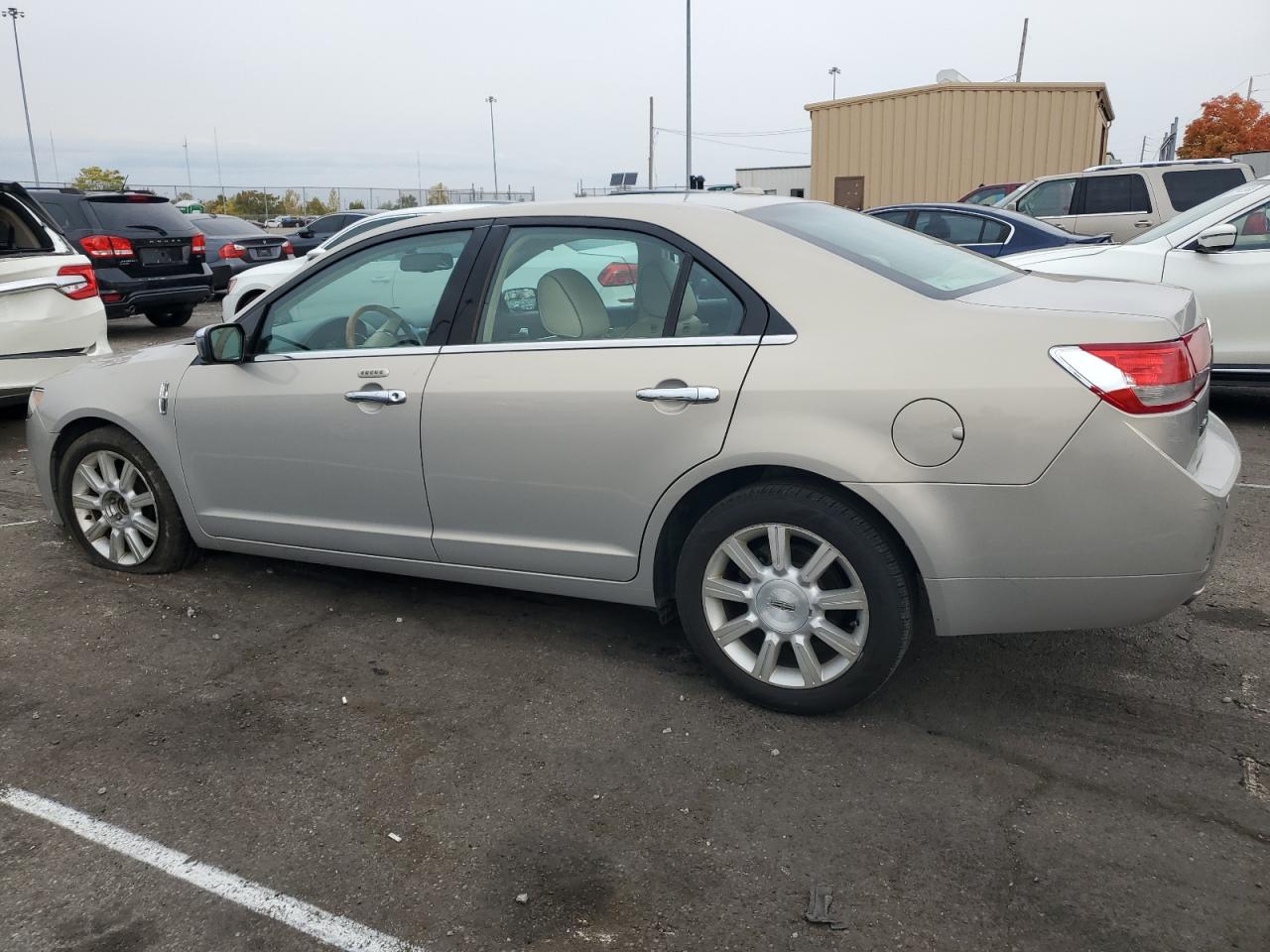 Obraz 2 z 2010 LINCOLN MKZ  2010 z VIN 3LNHL2GC3AR752553